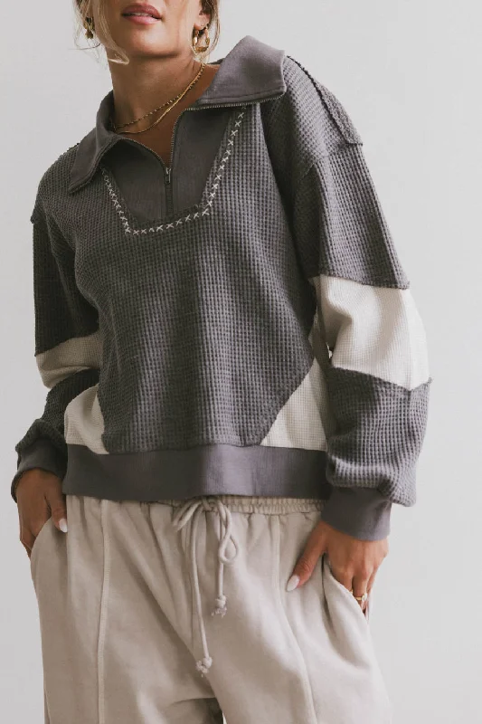 Minimal Classic Harbor Knit Quarter Zip in Charcoal