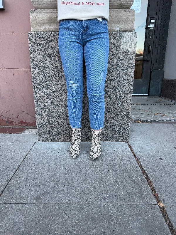 Exquisite Embroidery Lovervet Beckons Jeans