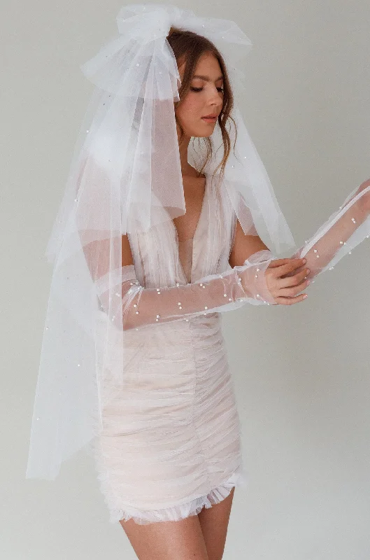 Trendy And Casual Unforgettable Pearl Veil White